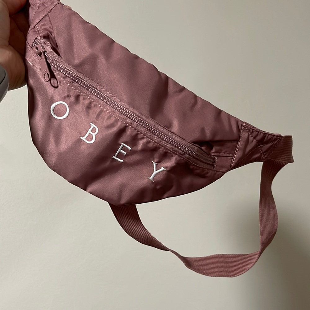 obey fanny pack